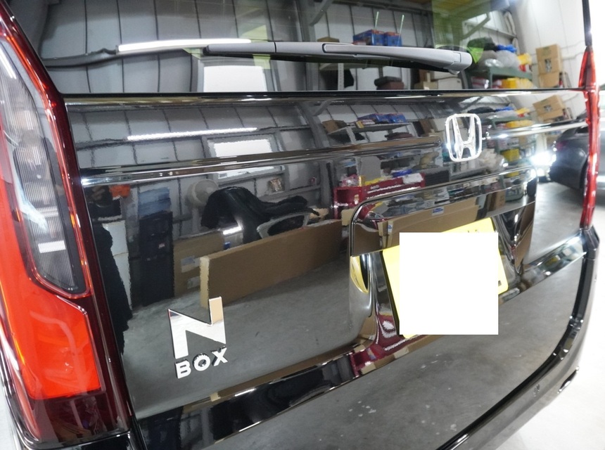 施工後　ホンダNBOX（ブラック）　リアアップ