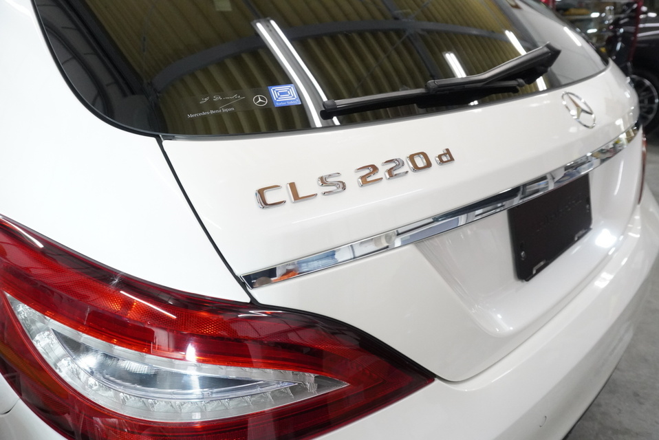 施工後　メルセデスベンツCLS（ホワイト）　リア