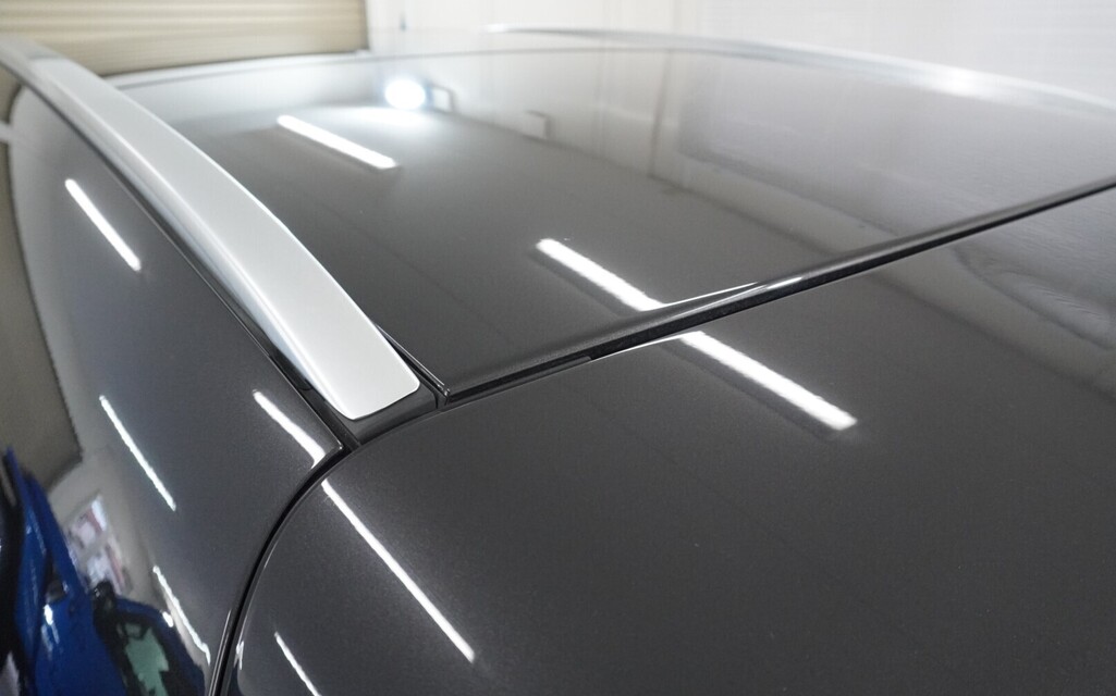 施工後　メルセデスベンツC220（ブラック）　ルーフ面