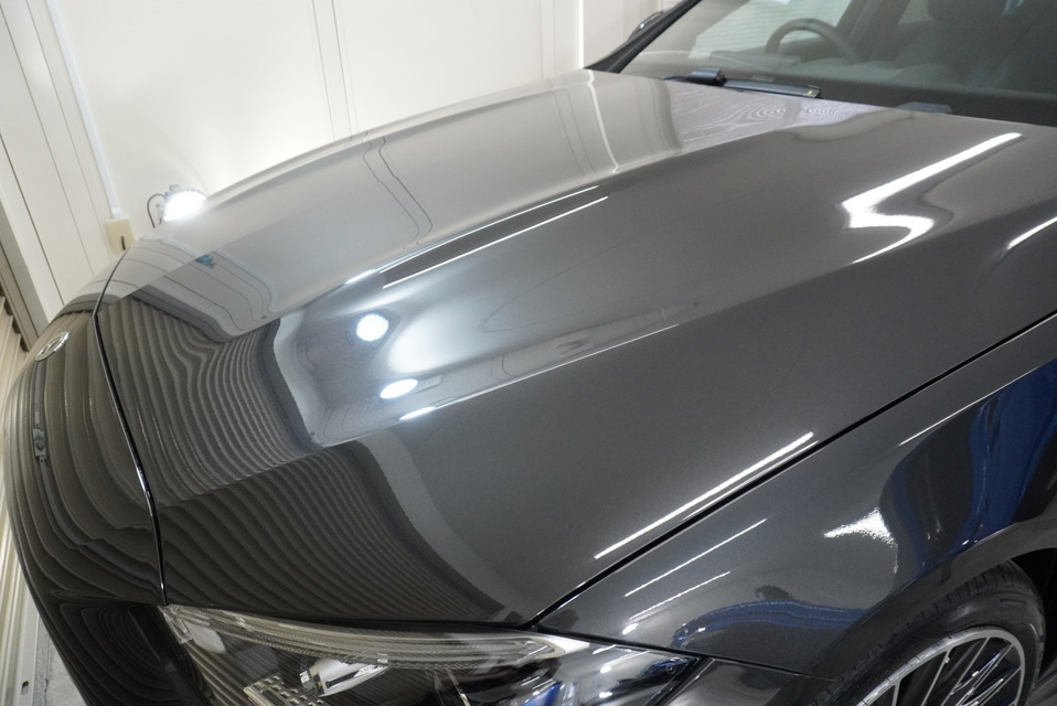 施工後　メルセデスベンツC220（ブラック）　ボンネット