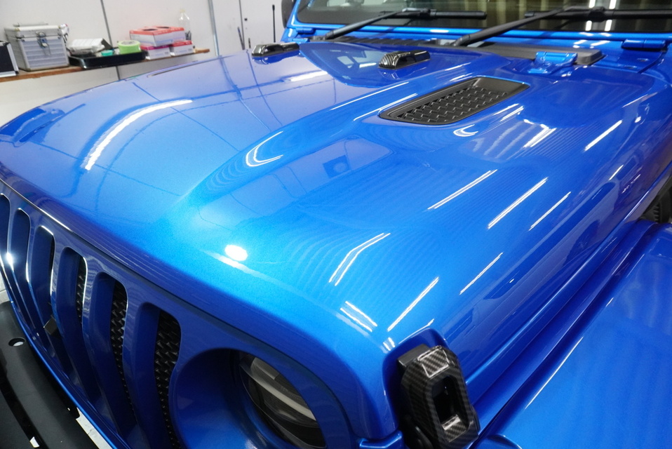 施工後　Jeepラングラー（ブルー）　　ボンネット
