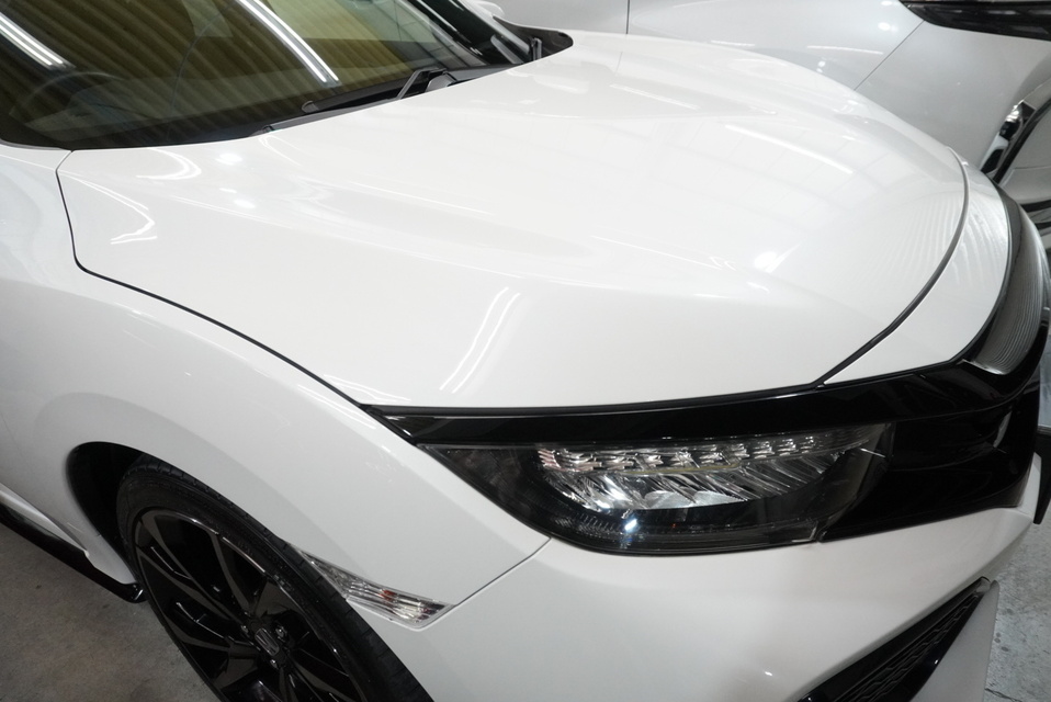 施工後　ホンダ　シビック（ホワイト）　フロントサイド